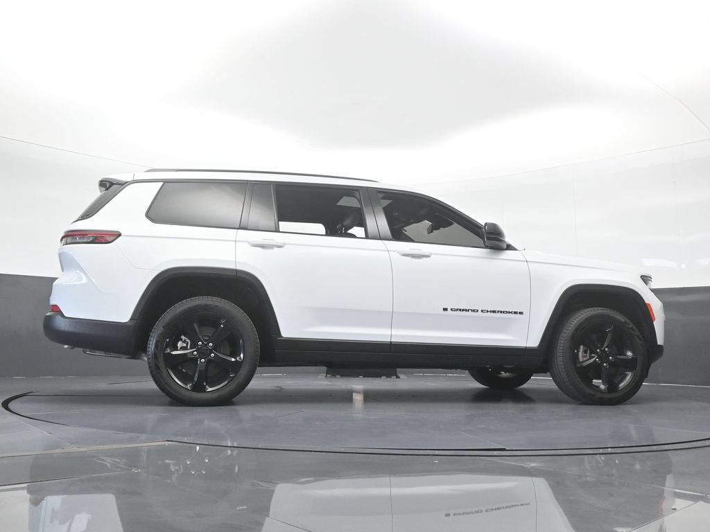 Used 2025 Jeep Grand Cherokee L Limited w/ Black Appearance Package AWD/4WD image 71
