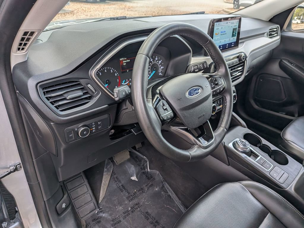 Used 2022 Ford Escape SEL image 12