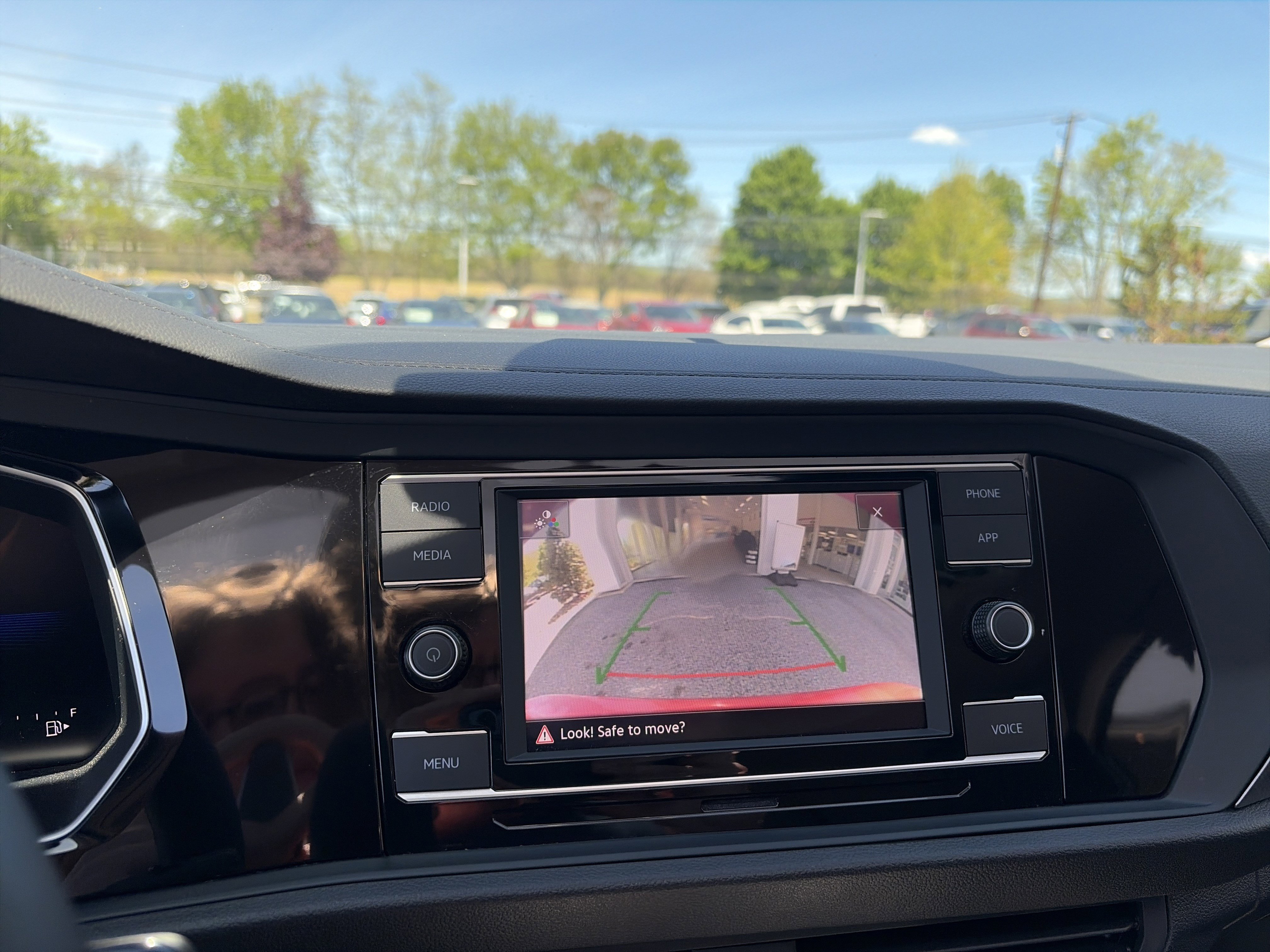 Used 2024 Volkswagen Jetta SE w/ Panoramic Sunroof Package FWD image 43