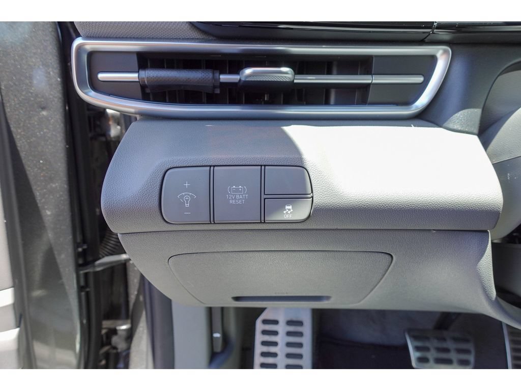 Used 2026 Hyundai Elantra SEL FWD image 12