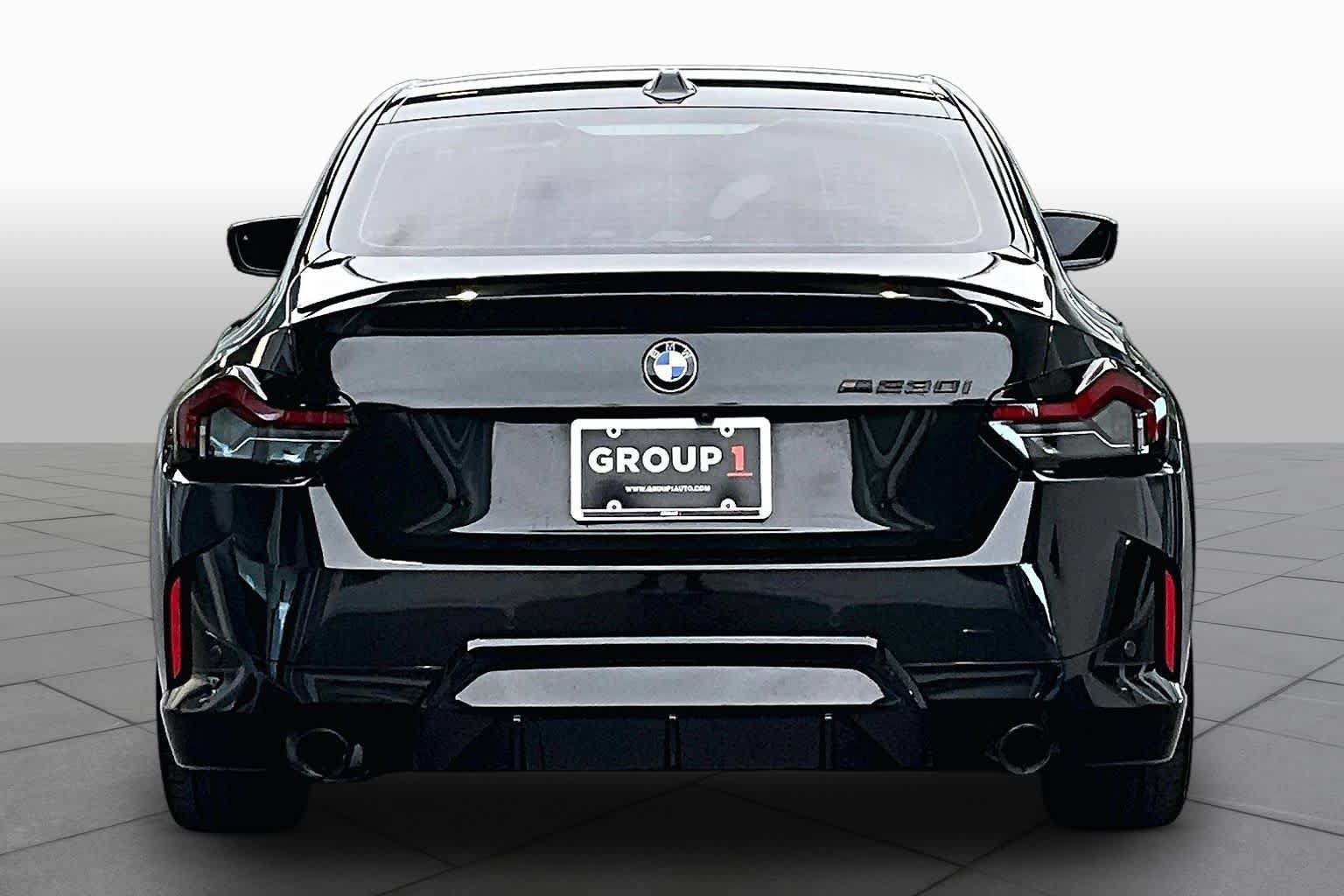 Used 2024 BMW 230i Coupe w/ M Sport Package RWD image 5