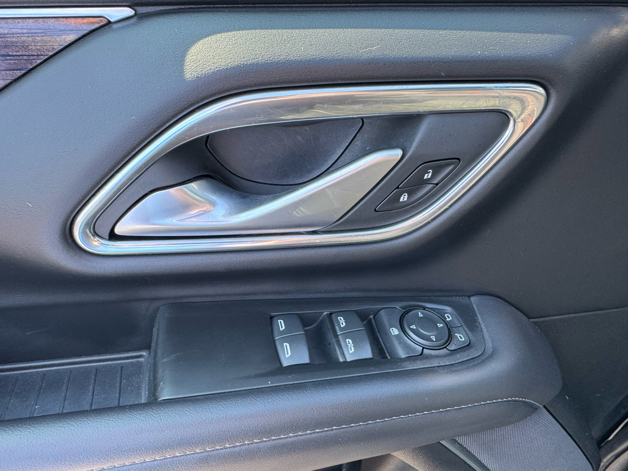 Used 2022 GMC Yukon SLE image 14