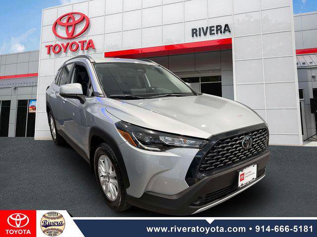 Certified 2024 Toyota Corolla Cross LE image 2