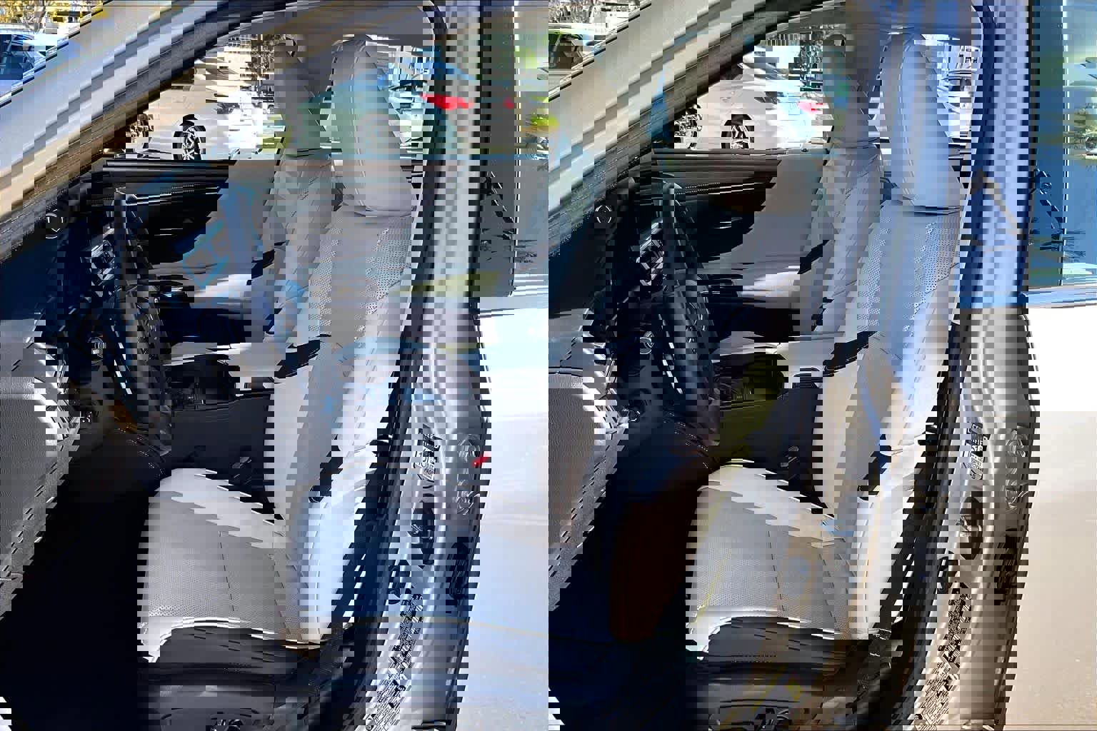 Used 2023 Lexus ES 300h w/ Premium Package image 7