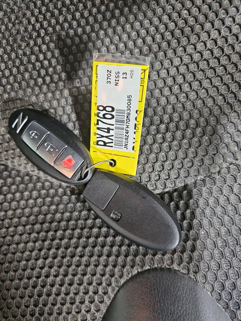 Used 2013 Nissan 370Z Touring w/ Sport Pkg RWD image 29