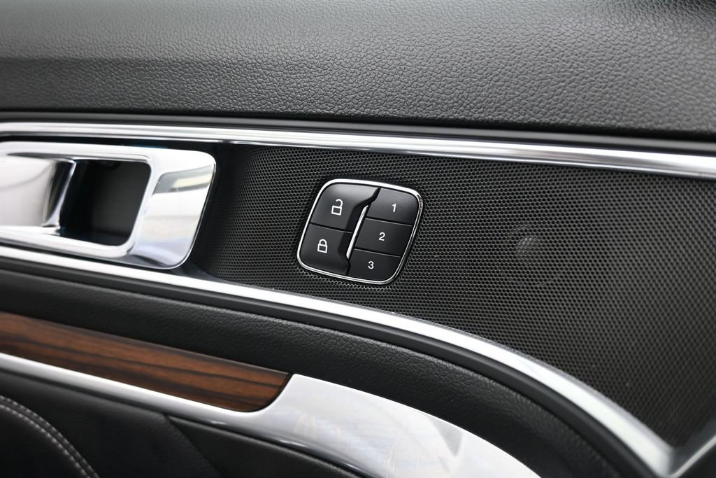 Used 2017 Ford Explorer Limited FWD image 12