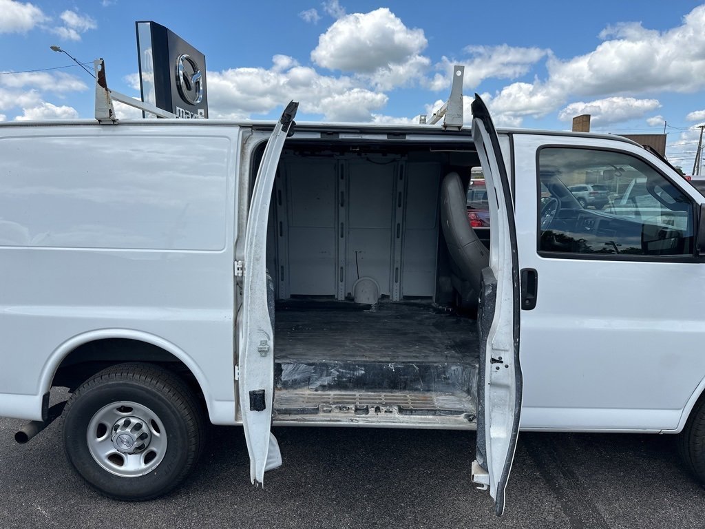 Used 2018 Chevrolet Express 2500 Work Van image 18