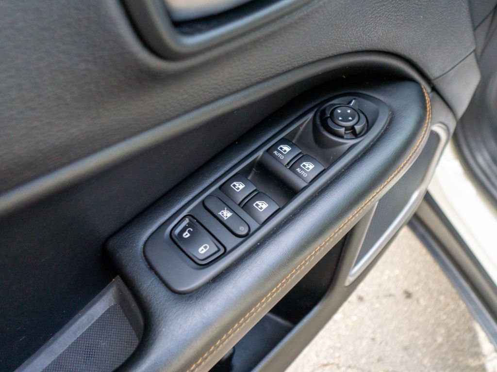 Used 2018 Jeep Compass Limited w/ Navigation Group image 18