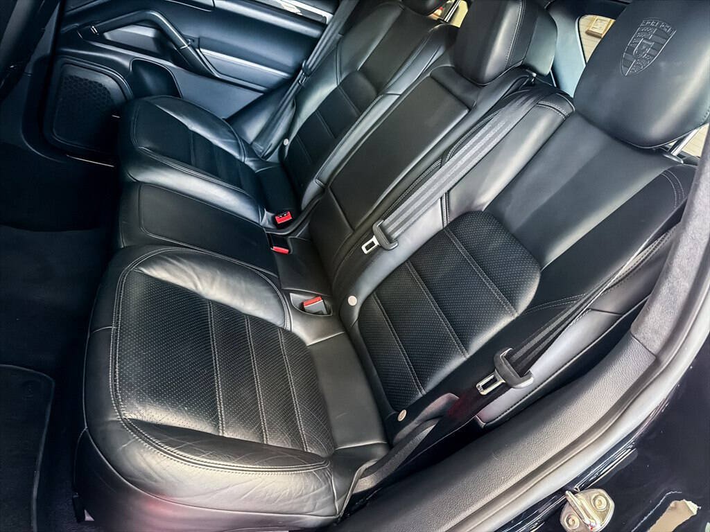 Used 2014 Porsche Cayenne Turbo S AWD/4WD image 22
