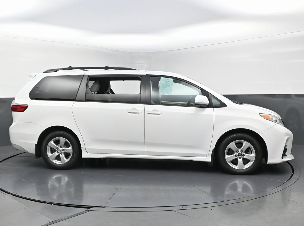 Used 2019 Toyota Sienna LE image 6