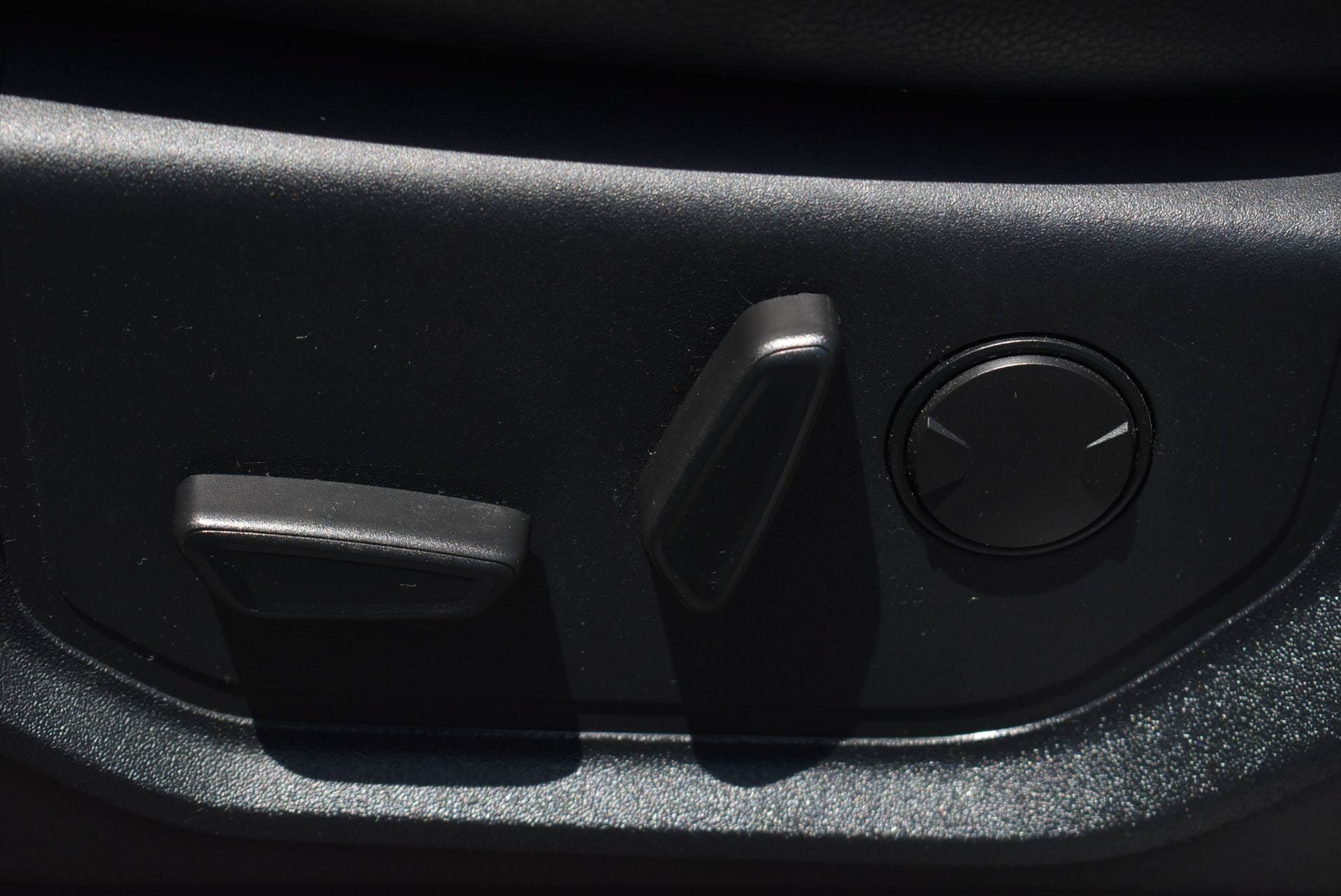 Used 2019 Ford F150 Lariat w/ Equipment Group 502A Luxury AWD/4WD image 11