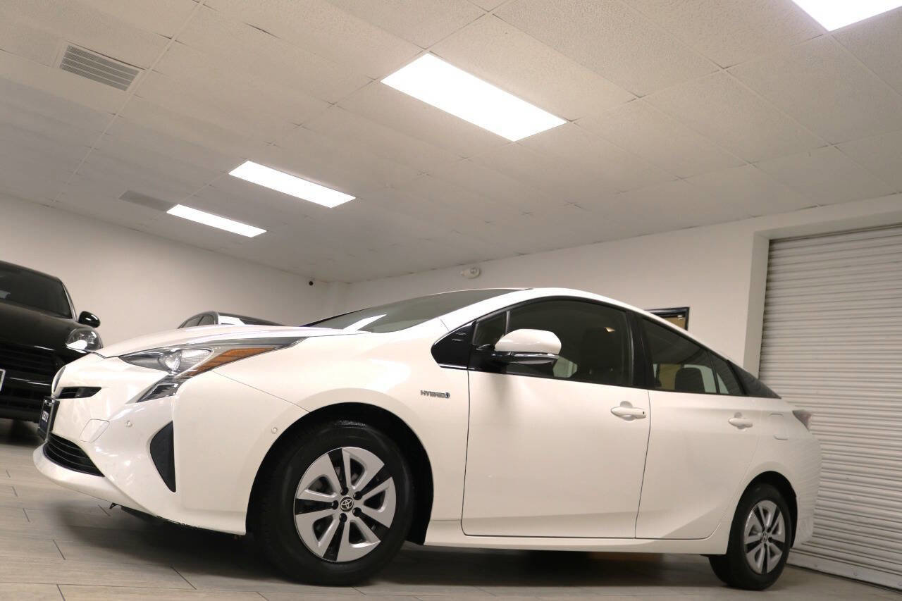 Used 2018 Toyota Prius Three image 10