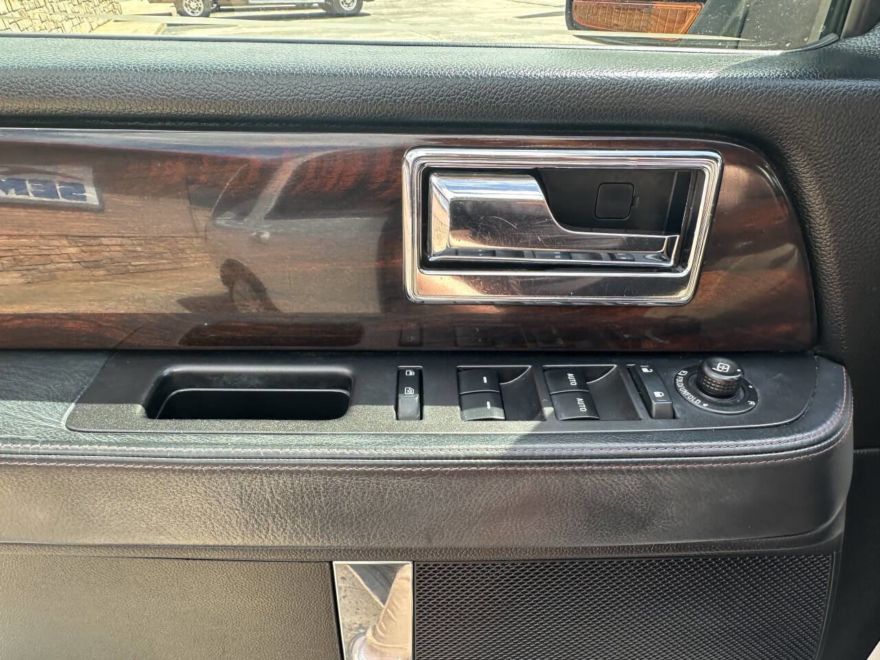 Used 2017 Lincoln Navigator Reserve RWD image 16