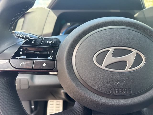 Used 2025 Hyundai Elantra Sport FWD image 36
