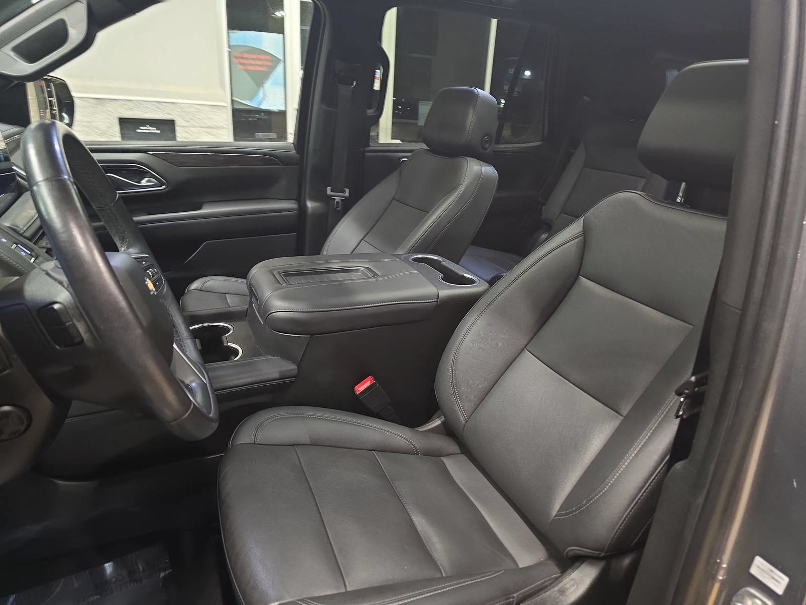 Used 2022 Chevrolet Tahoe LT w/ Luxury Package AWD/4WD image 16