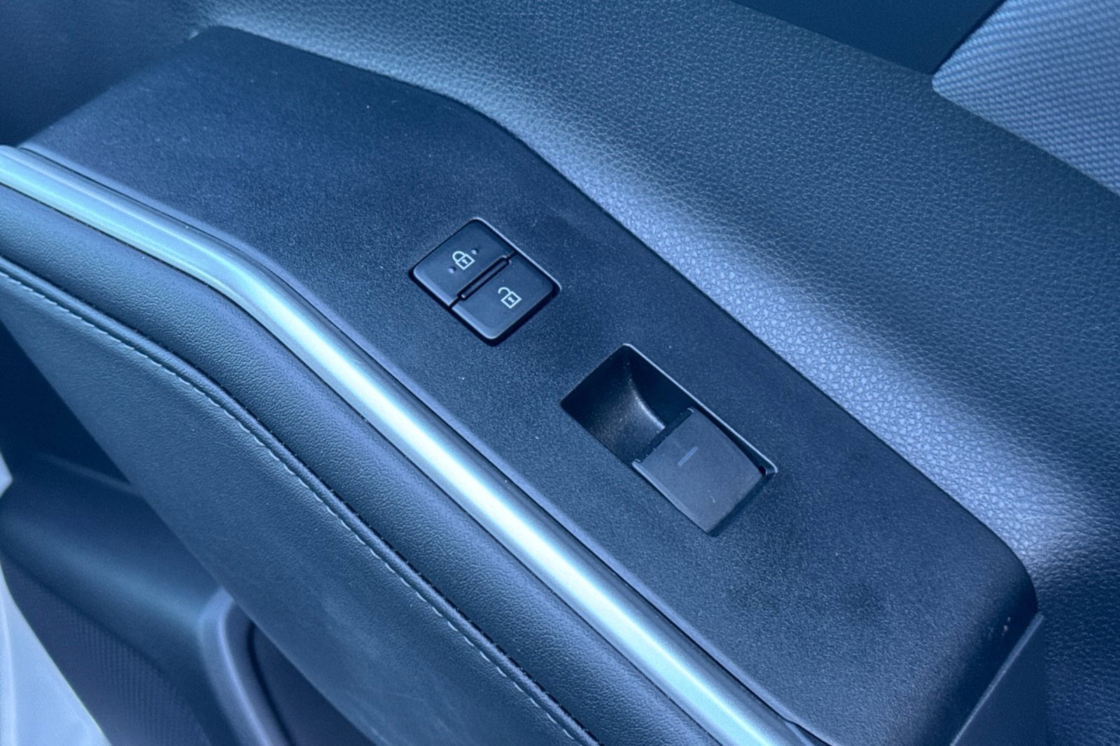 Used 2025 Toyota Highlander LE image 22