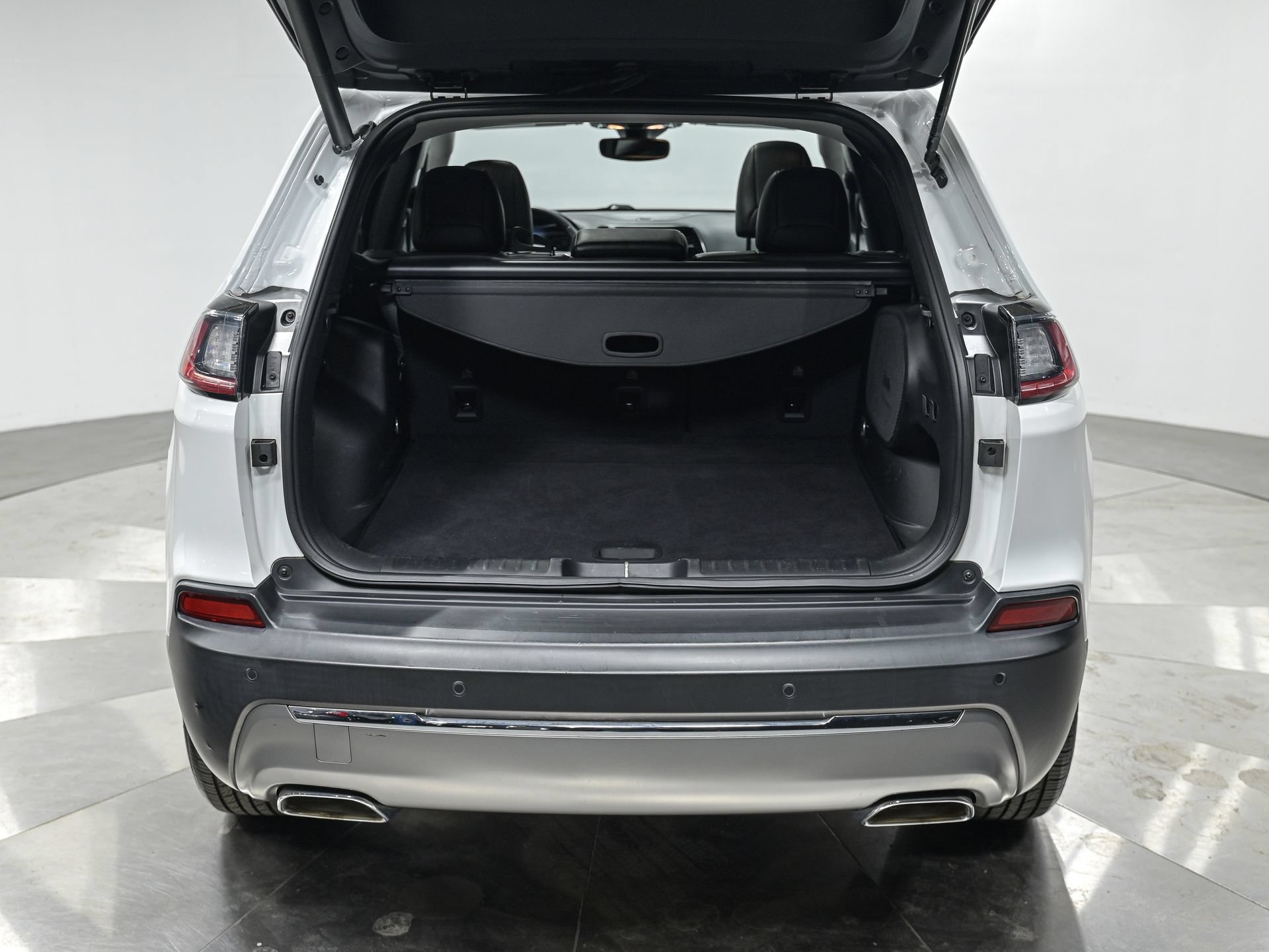 Used 2021 Jeep Cherokee Limited AWD/4WD image 6
