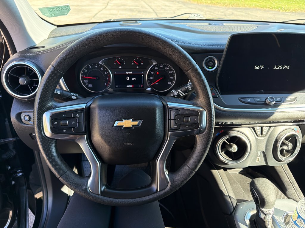 Used 2025 Chevrolet Blazer LT AWD/4WD image 15