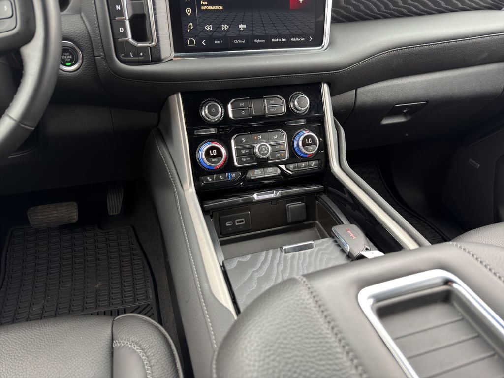Used 2024 GMC Yukon Denali AWD/4WD image 15