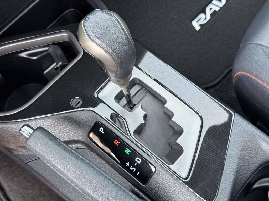 Used 2018 Toyota RAV4 SE w/ Advanced Technology Package AWD/4WD image 29