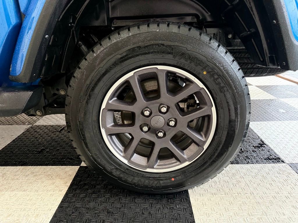 Used 2021 Jeep Gladiator Overland w/ Uconnect 4C Nav & Sound Group image 12