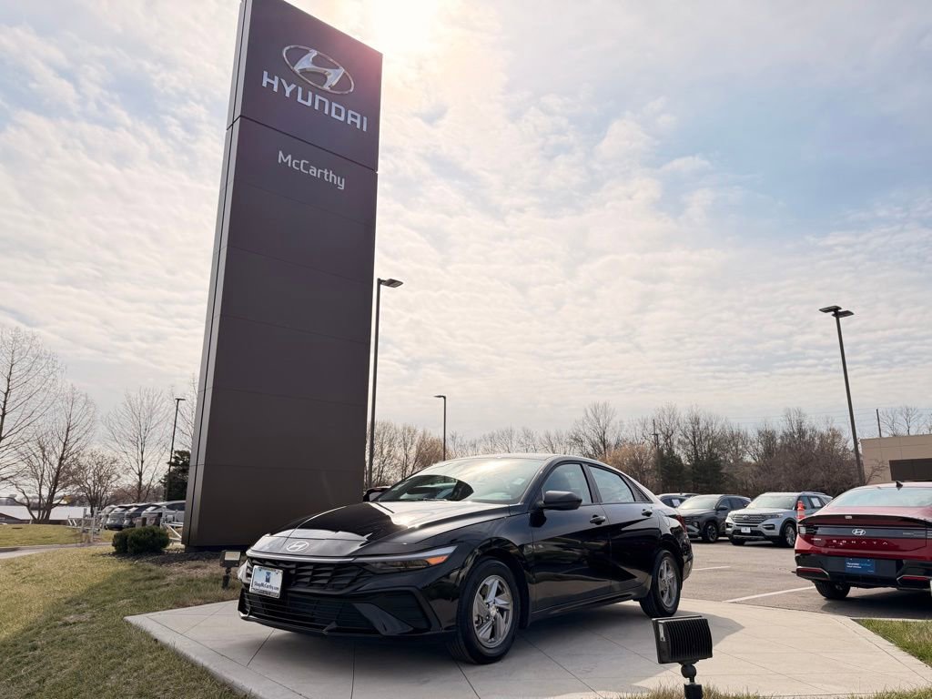 Used 2025 Hyundai Elantra SE