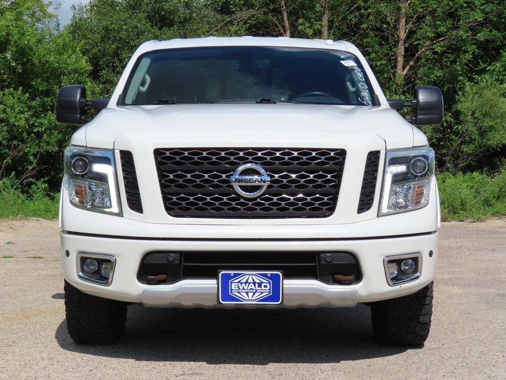 Used 2017 Nissan Titan PRO-4X w/ Pro-4x Convenience Package AWD/4WD image 18