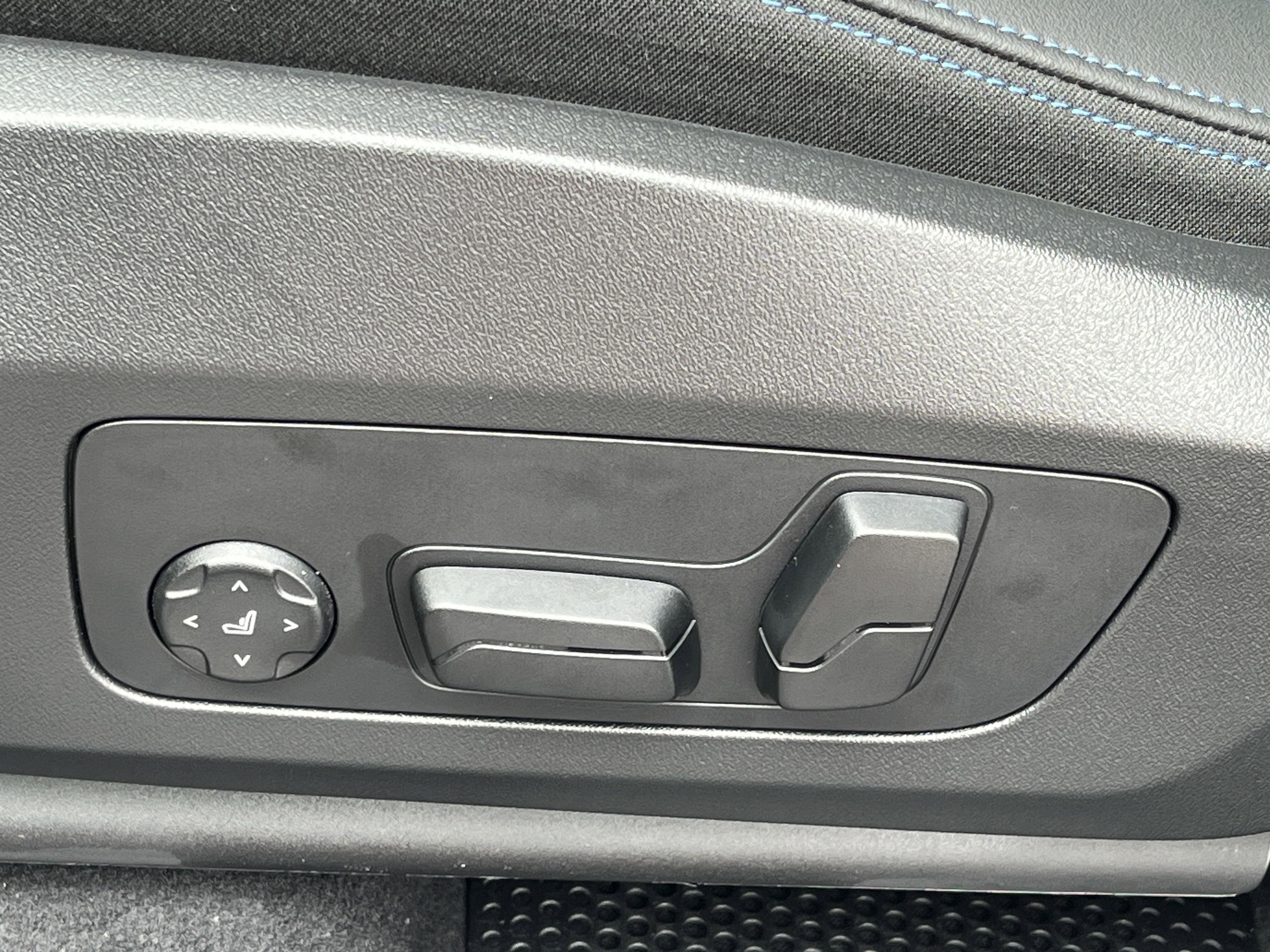 New 2025 BMW X1 xDrive28i w/ M Sport Package image 19