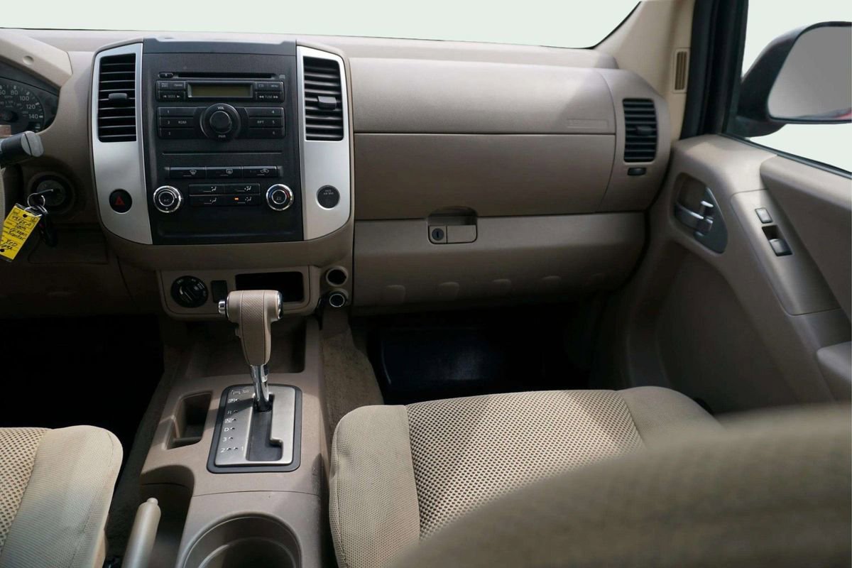 Used 2009 Nissan Frontier SE w/ SE Value Truck Pkg AWD/4WD image 20