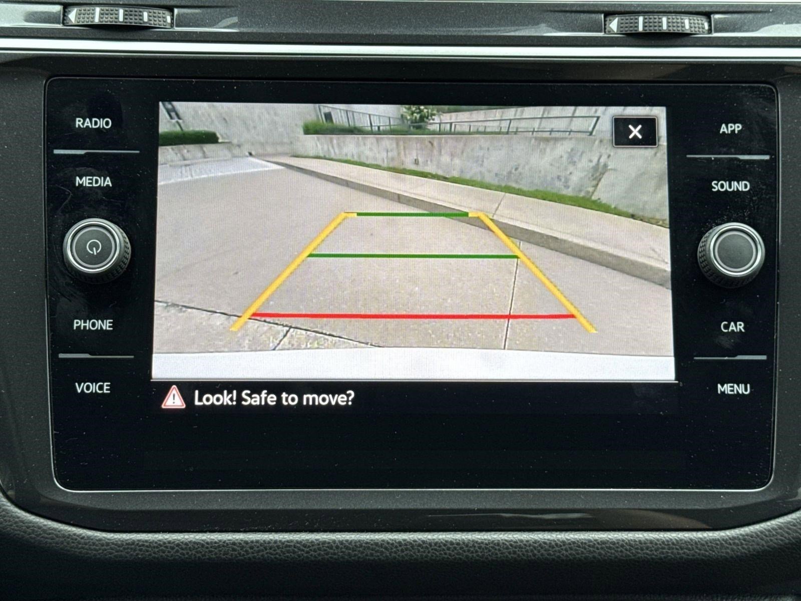 Used 2024 Volkswagen Tiguan SE AWD/4WD image 22