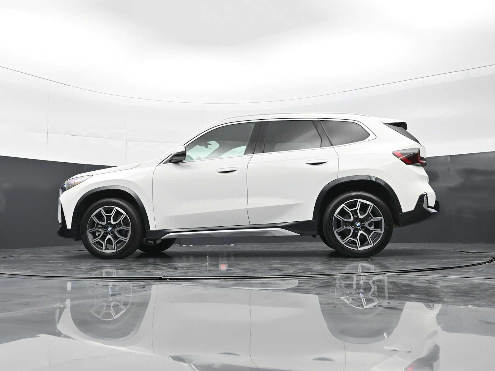 Used 2026 BMW X1 xDrive28i w/ Convenience Package AWD/4WD image 32