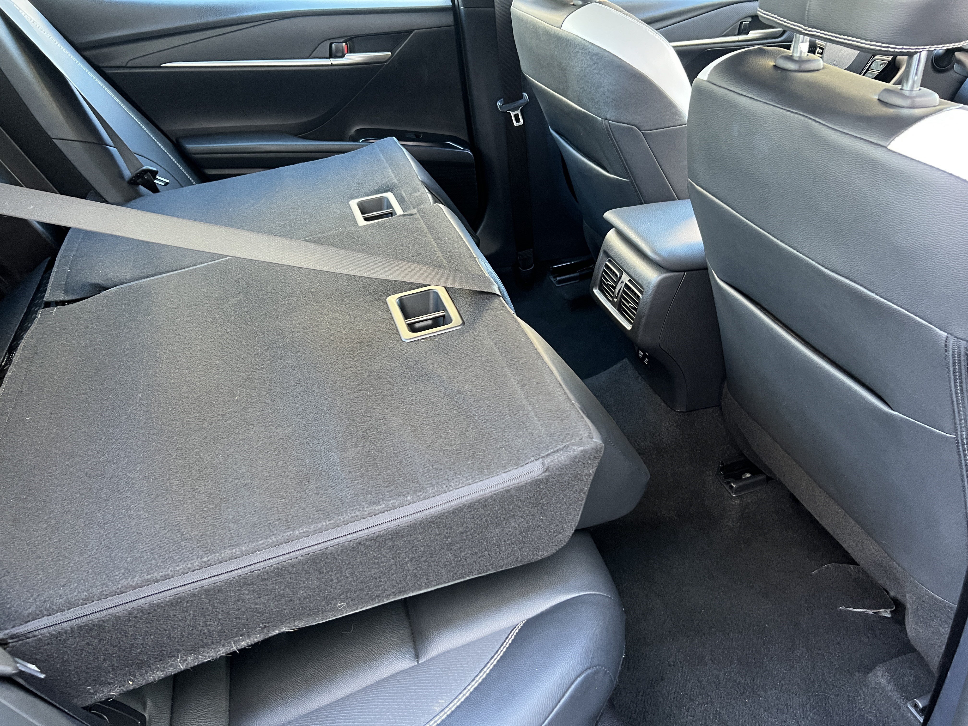 Used 2025 Toyota Camry SE FWD image 20