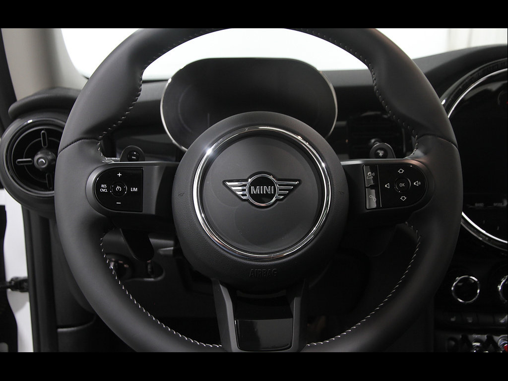 Used 2024 MINI Cooper S FWD image 7