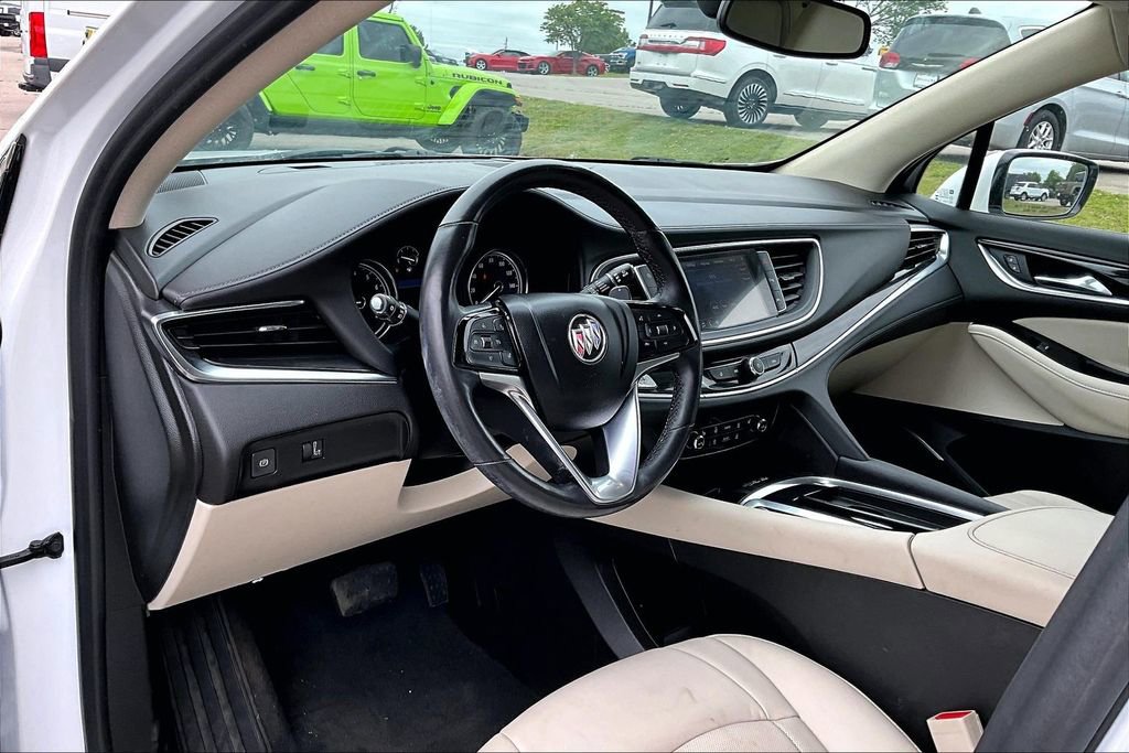 Used 2023 Buick Enclave Essence FWD image 9