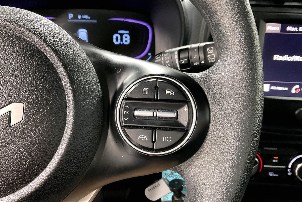 Used 2025 Kia Soul LX w/ LX Technology Package FWD image 25