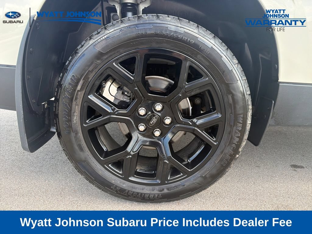 Used 2025 Ford Maverick Lariat w/ Black Appearance Package AWD/4WD image 9