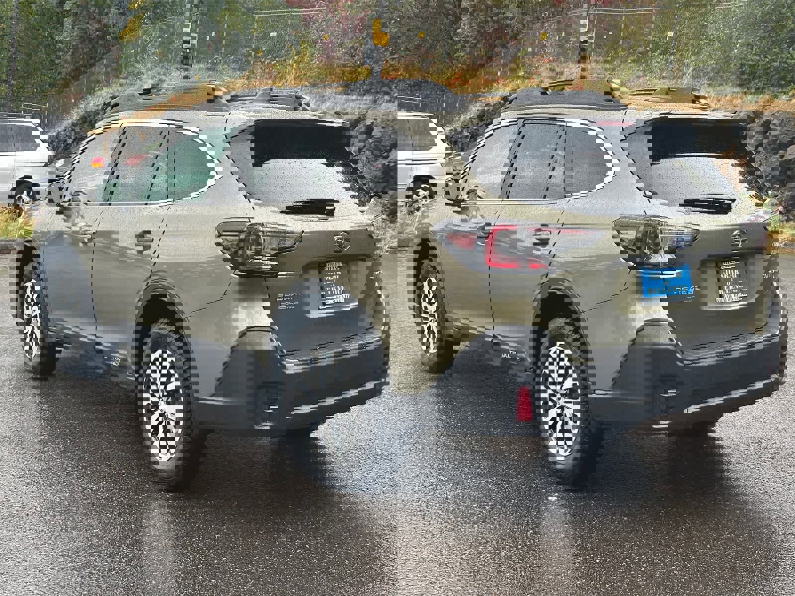 Used 2022 Subaru Outback Premium image 3