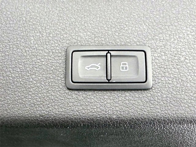 Certified 2023 Audi e-tron Prestige w/ Prestige Package image 11