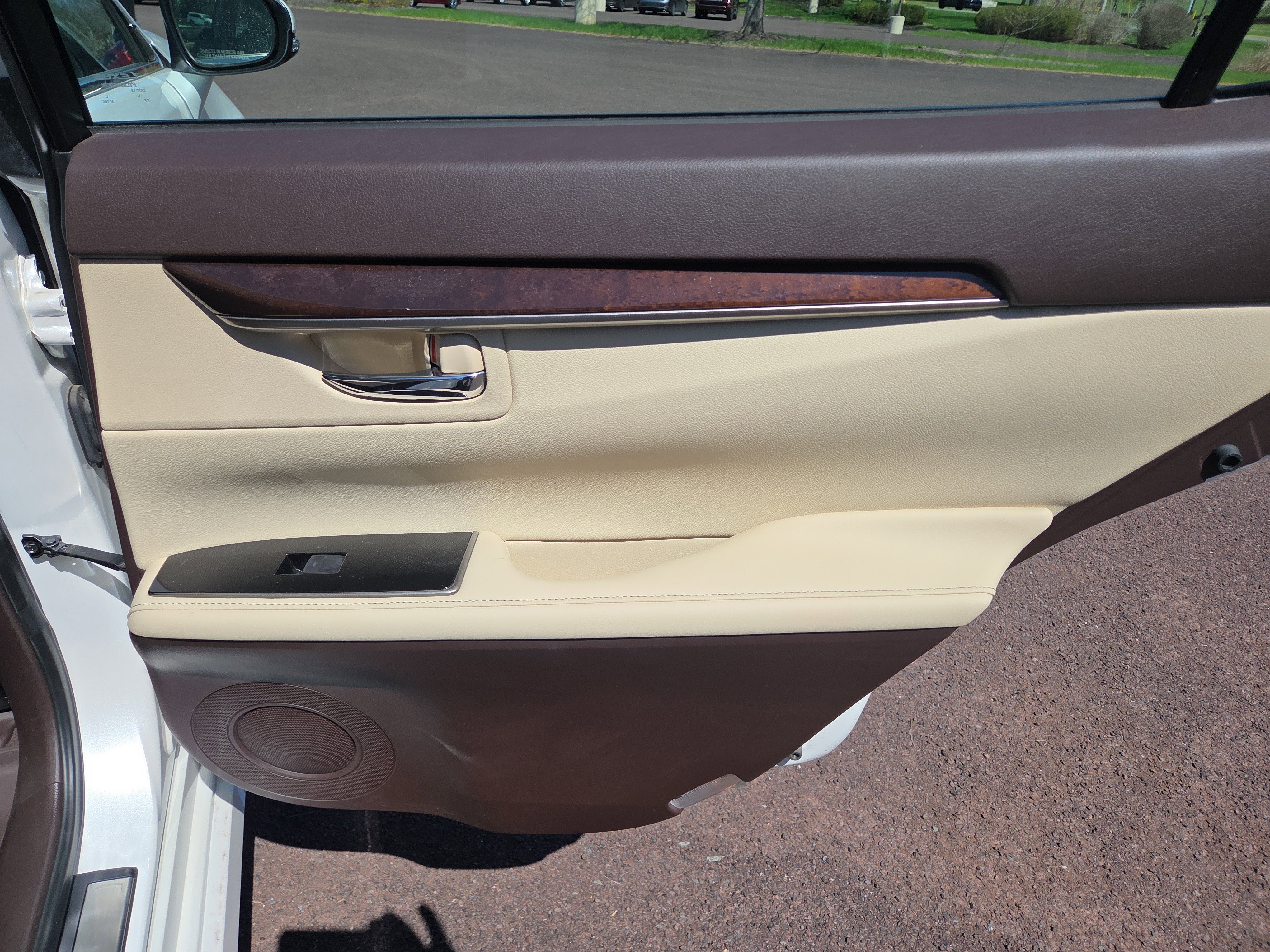 Used 2017 Lexus ES 350 w/ Luxury Package image 19