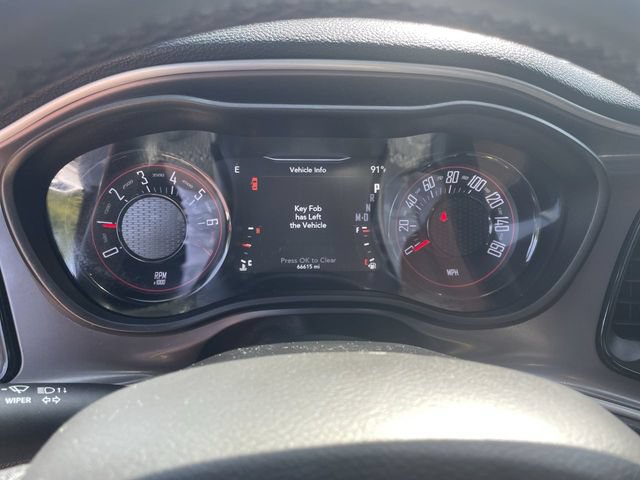 Used 2022 Dodge Challenger SXT w/ Driver Convenience Group RWD image 22