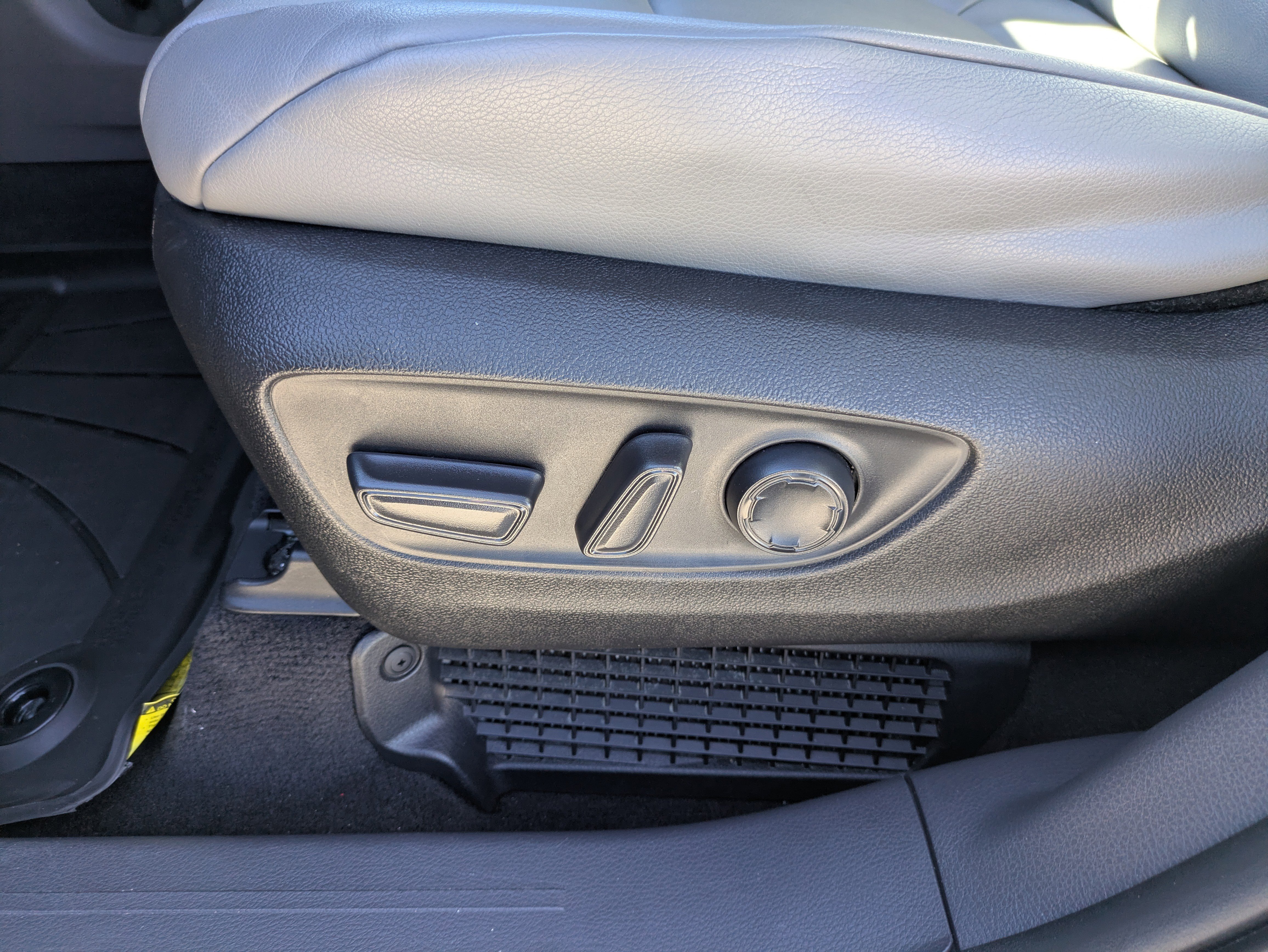 Certified 2023 Toyota Sienna XLE image 11