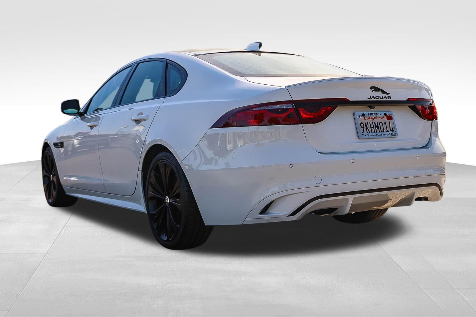 Used 2024 Jaguar XF R-Dynamic SE image 7