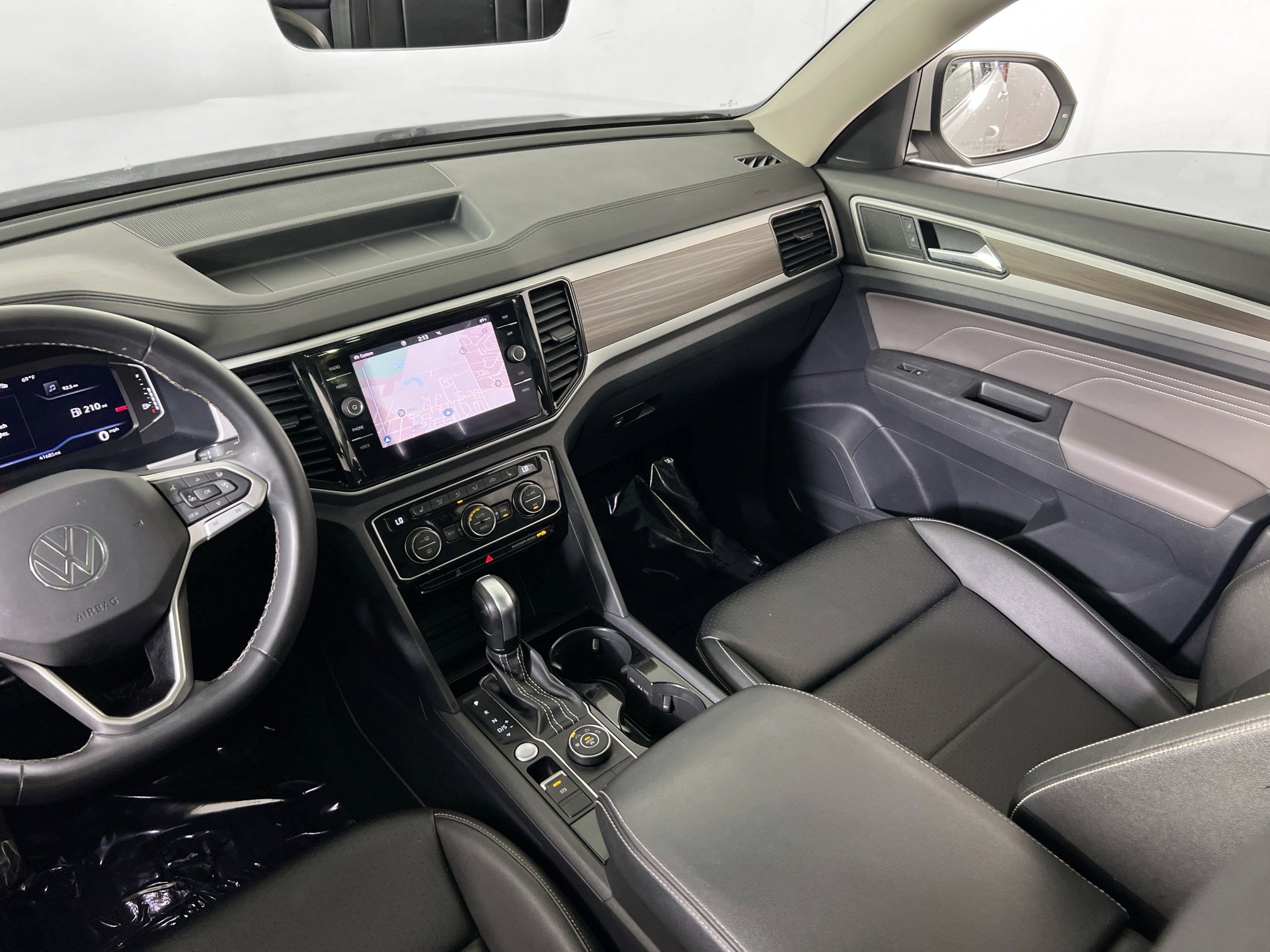 Used 2022 Volkswagen Atlas SEL image 24