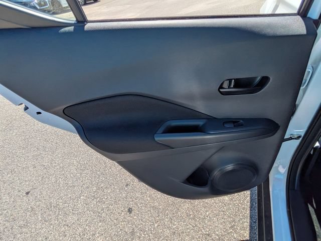 New 2025 Nissan Kicks Play S FWD image 19