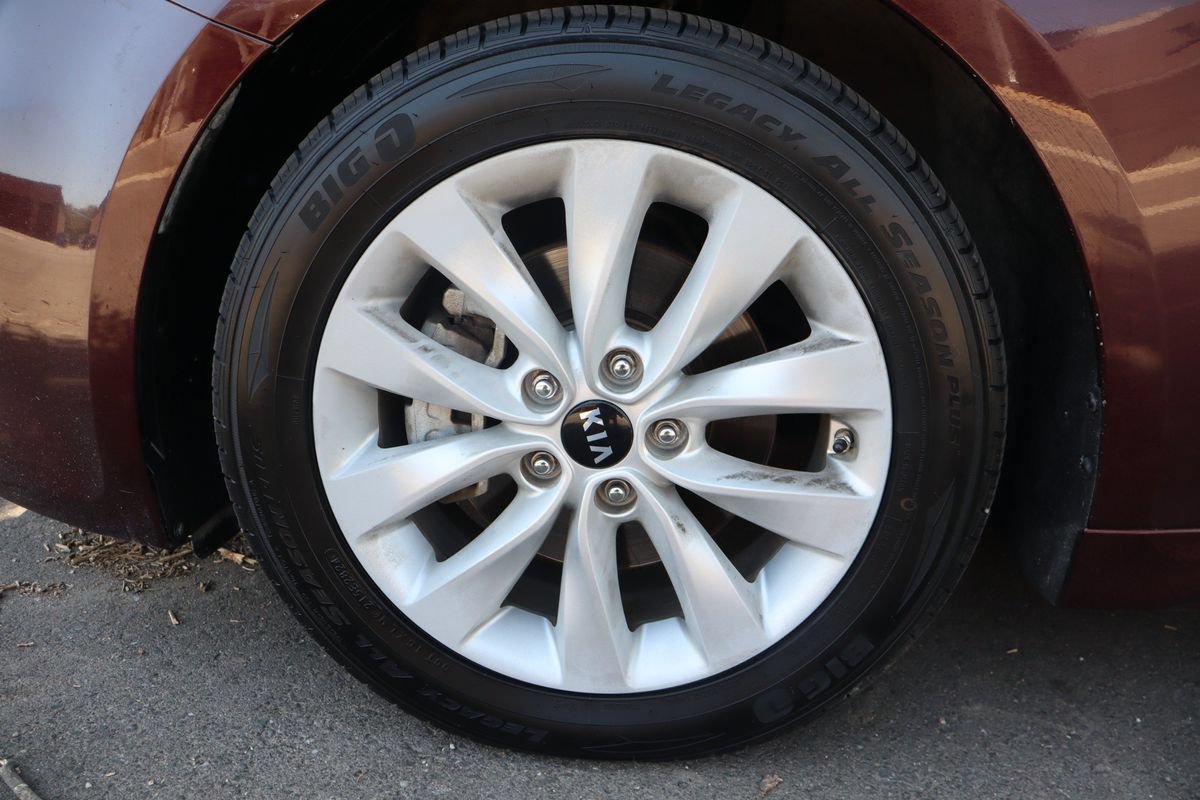 Used 2017 Kia Optima LX w/ Option Group 014 FWD image 40