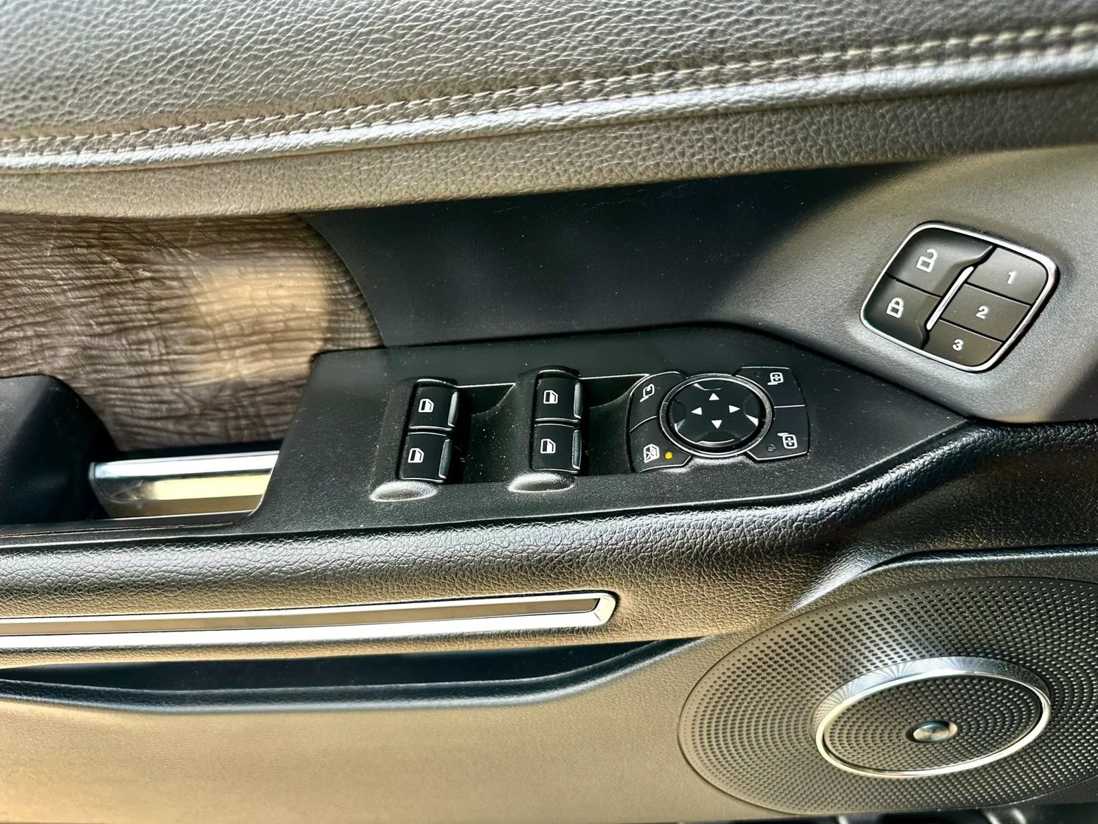 Used 2021 Ford Expedition Limited RWD image 47