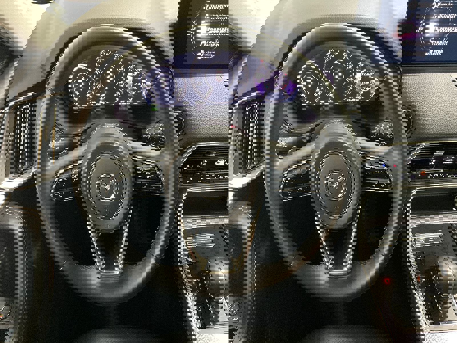 Used 2025 MAZDA CX-70 Plug-In Hybrid w/ Premium Pkg image 5