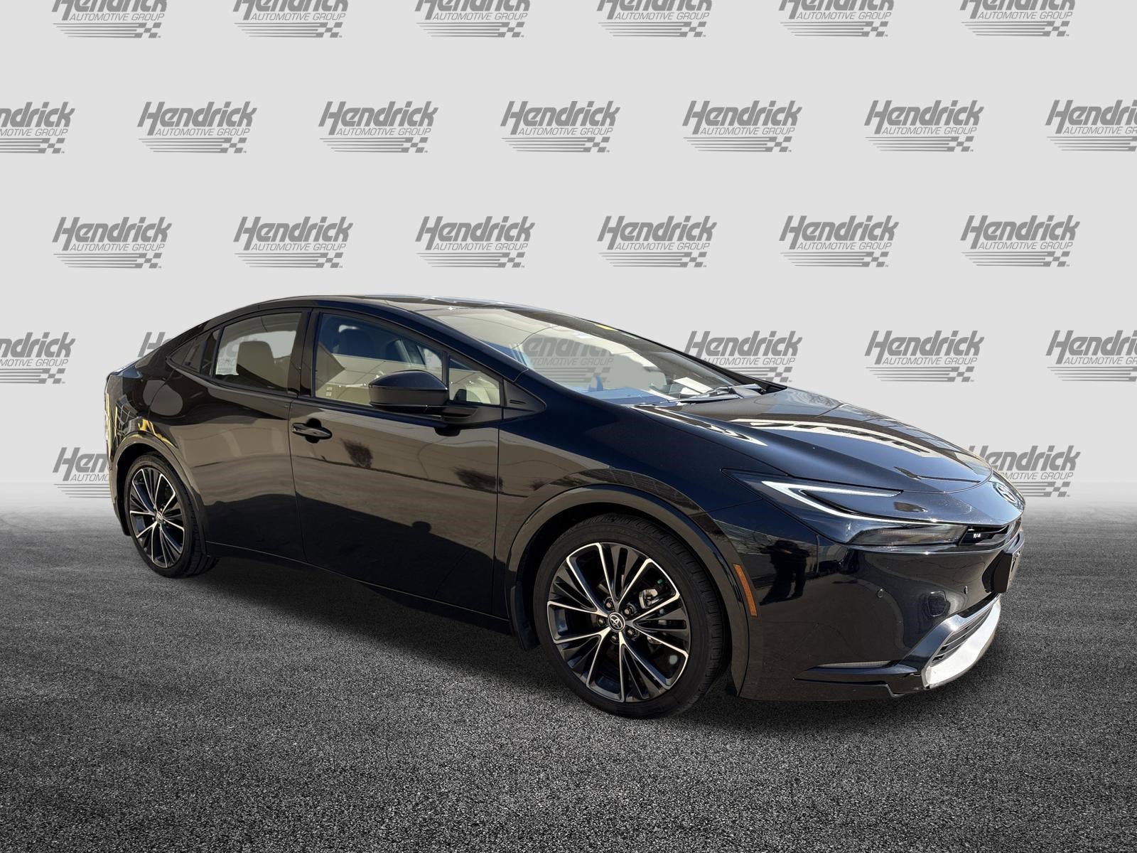 Used 2024 Toyota Prius XLE image 2