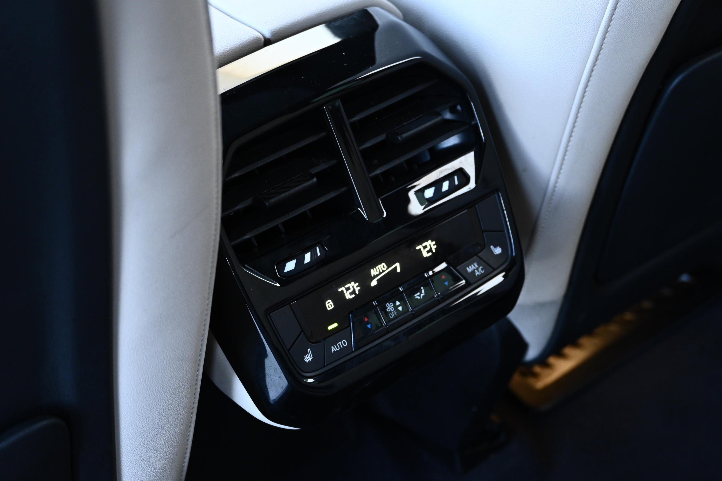 Certified 2024 BMW iX xDrive50 w/ Premium Package image 27