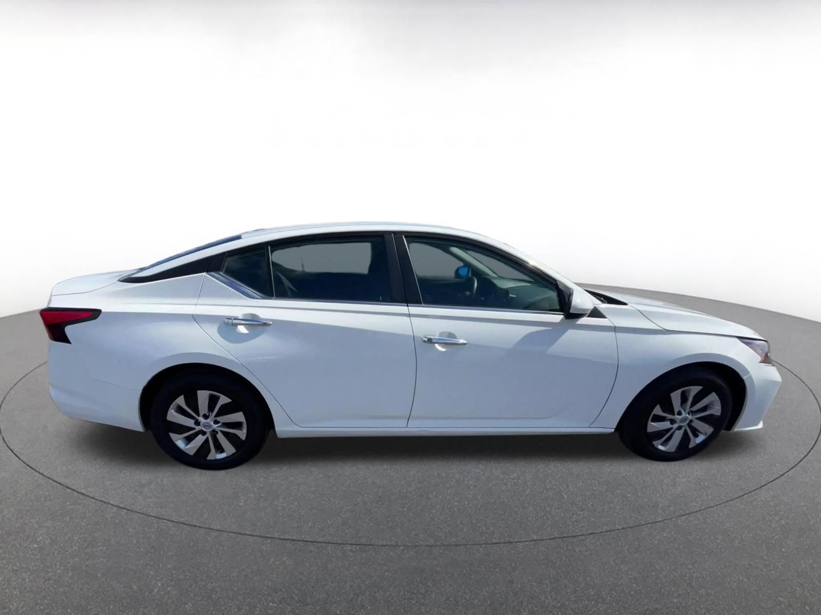 Used 2023 Nissan Altima 2.5 S FWD image 16